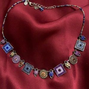 Necklace vintage style.